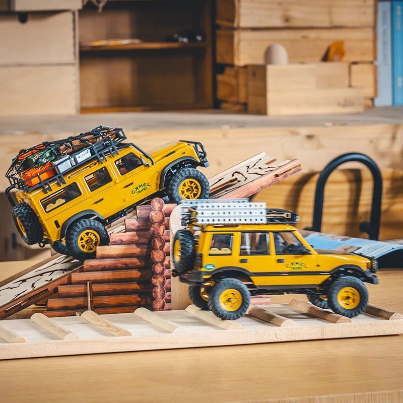 FMS 1:24 LAND ROVER DISCOVERY FIRST-GENERATION RTR YELLOW - Image 3