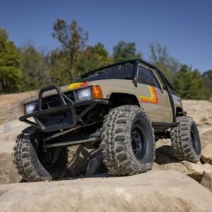 Axial 1/10 SCX10 III 1987 Toyota SR5 4X4 RTR Brushed Rock Crawler, Tan - Image 4